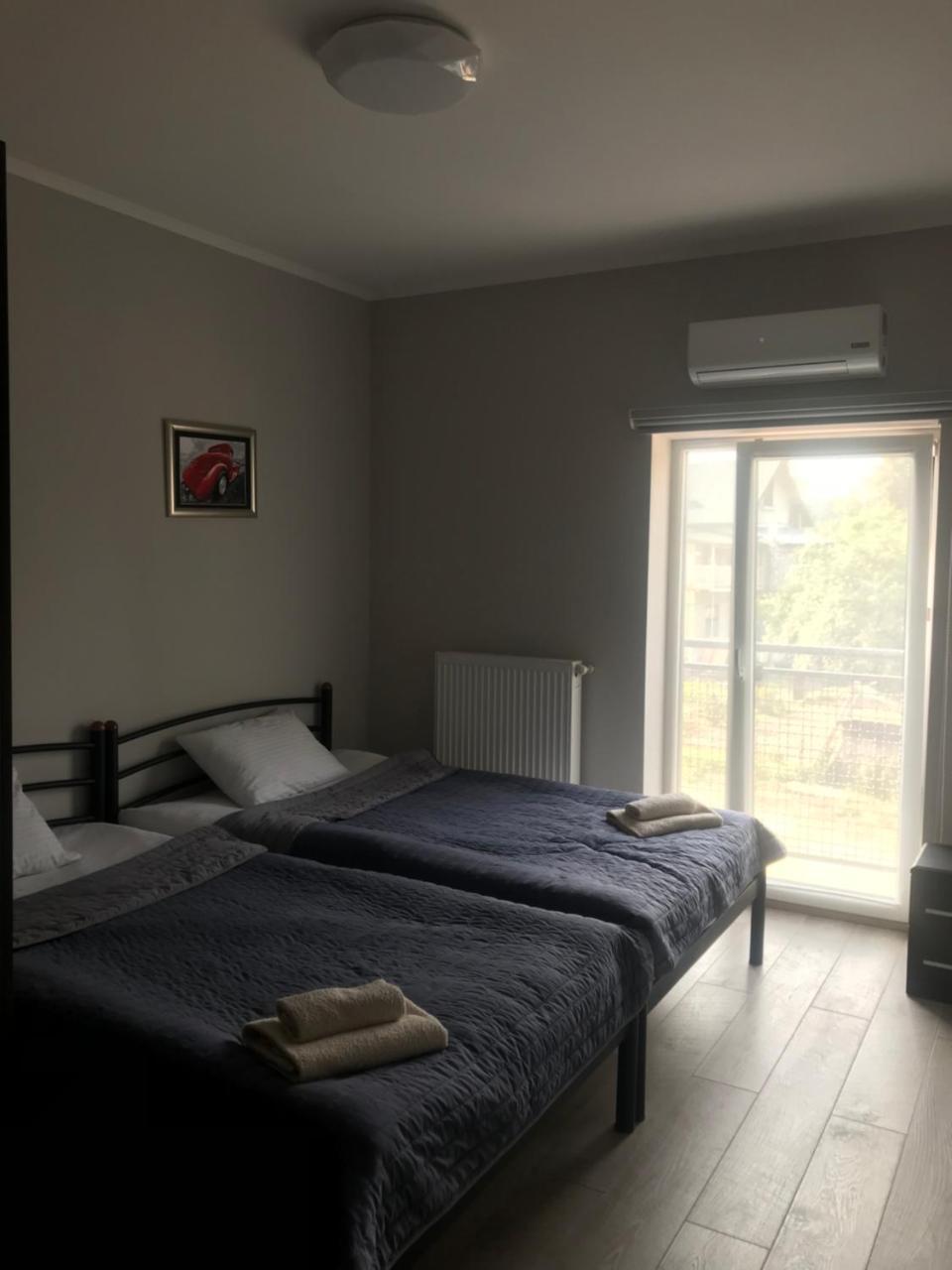 Motozona Hotel Bryukhovychi Bagian luar foto